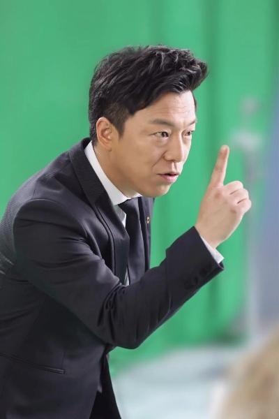 手机浏览器官方下载和孙红雷代言的手游,实地考察数据策略-微型版_v7.177